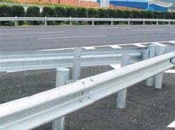 熱鍍鋅波形護(hù)欄