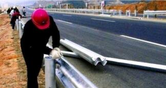 公路波形護欄施工