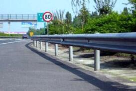 國外防撞護欄研究現狀