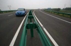 波形梁鋼護欄熱浸鍍鋅和熱浸鍍鋁應用分析