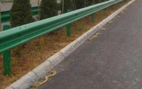 波形梁鋼護(hù)欄