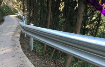 防撞波形梁護欄板