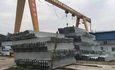 波形防撞護(hù)欄板