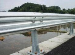 高速波形護欄板