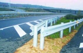 你真的了解波形護(hù)欄板在高速公路上起到的作用