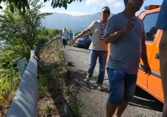 波形護欄釀事故