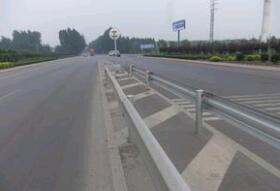 精恒波形護欄板廠家鼓勵民營企業參加高速建設