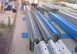 波形護欄板生產廠家對產品制作工藝的把握