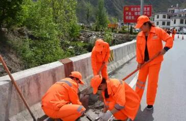 清理橋梁伸縮縫