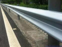 臨吉高速公路建設(shè)管理隊二波形護欄板、防撞沙桶