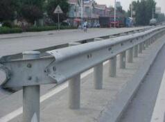 修建農村公路安全生命防護工程