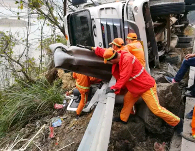 路政道班協作,消除安全隱患