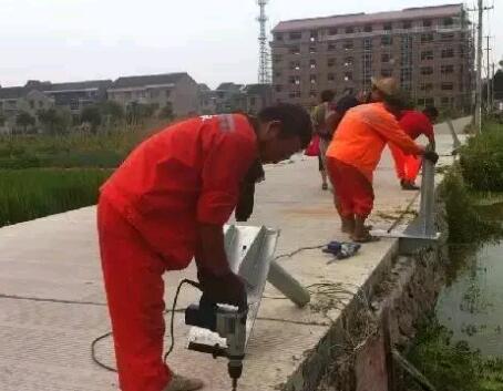 公路波形護(hù)欄的特點(diǎn)