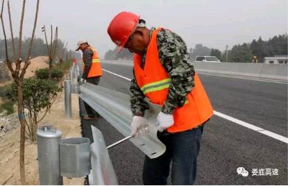 波形護(hù)欄安裝