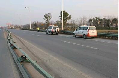 波形護欄被破壞